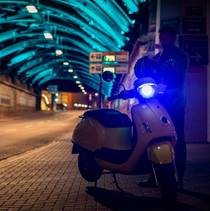 Kumpan 54i:nspire bei Nacht in Köln 